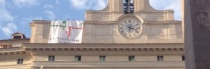 I dodici parlamnetari grillini sul tetto di Montecitorio